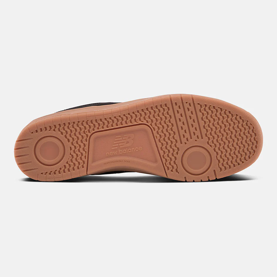 New Balance Numeric 425 Skateboard Shoes - Black / Gum - Image 2