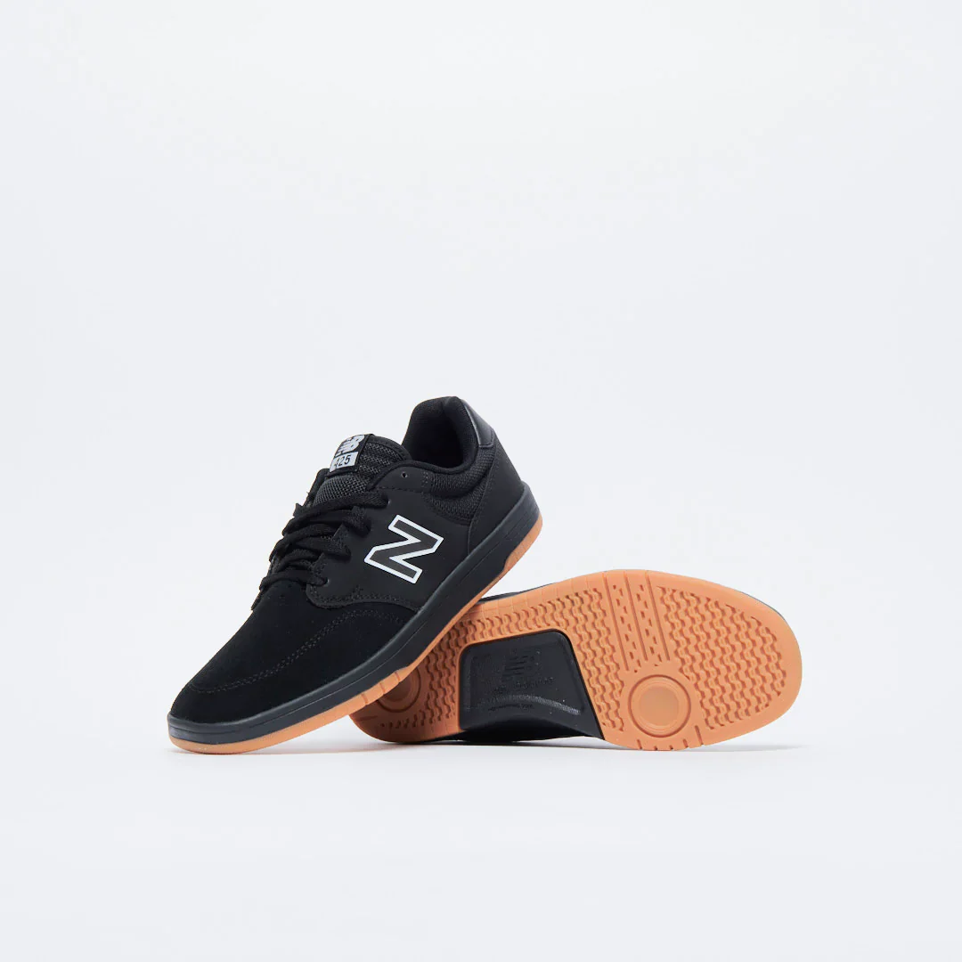New Balance Numeric 425 Skateboard Shoes - Black / White - Image 3