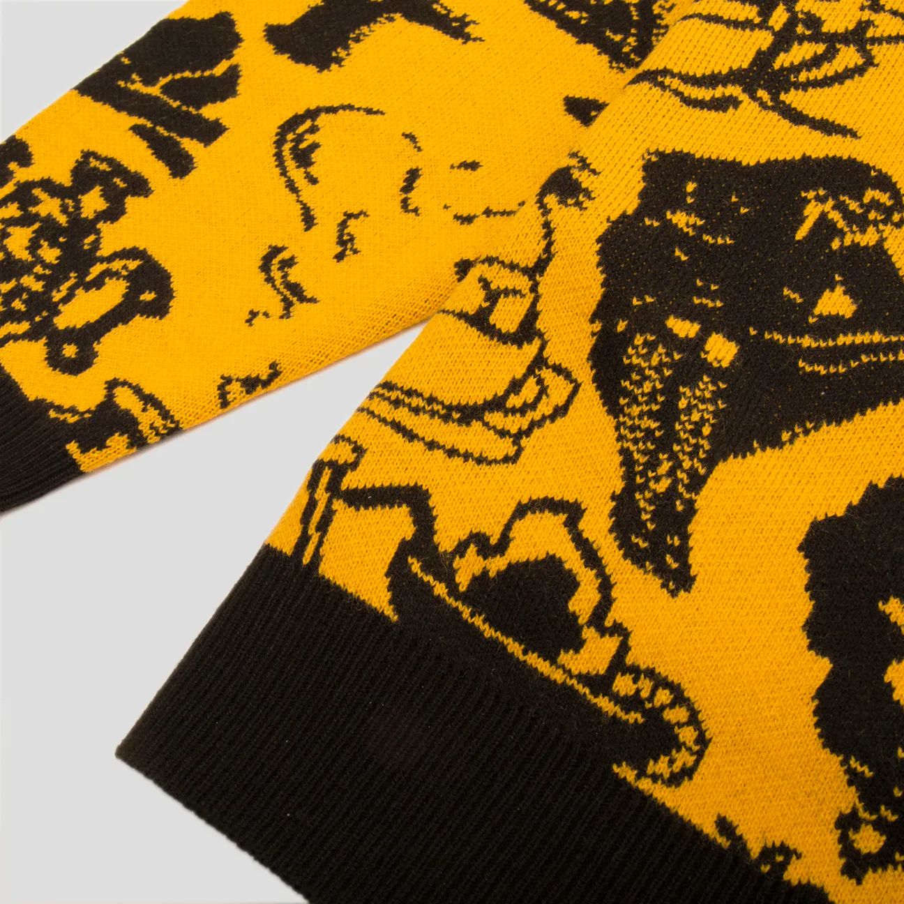 Pass-Port 11 Years Inside The Portal Knitted Sweater Gold/Black - Image 3