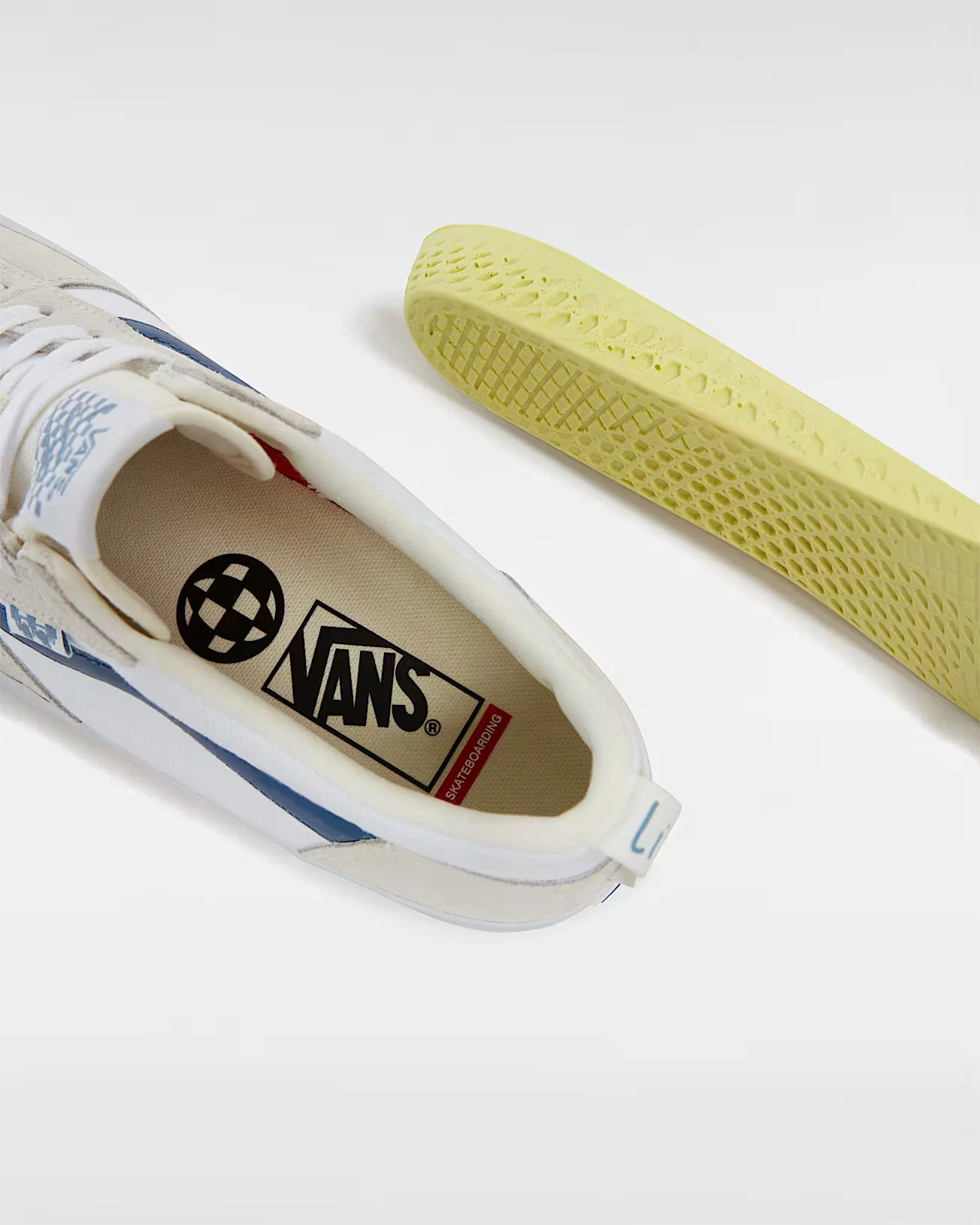 Vans Skate Lizzie Low Skateboard Shoes - White / Light Blue - Image 5